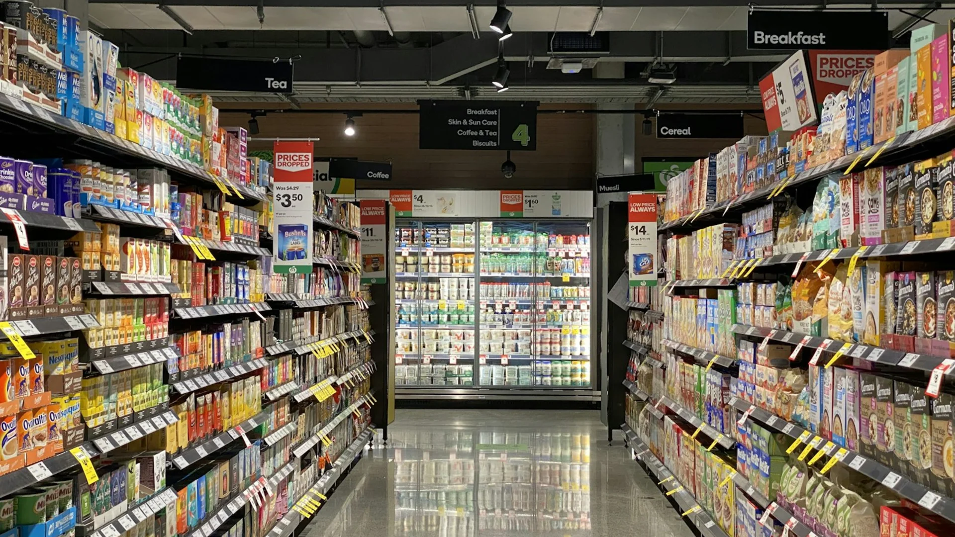 Retail warehouse shelving and storage